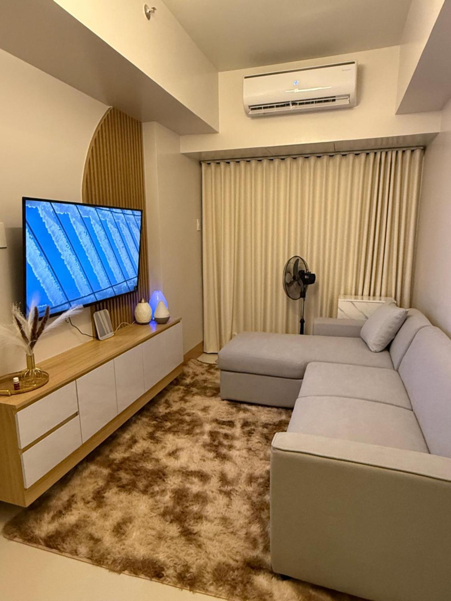 Glamorous Smdc Shore 3, 5 Star Rate Bnb-wifi-netflix