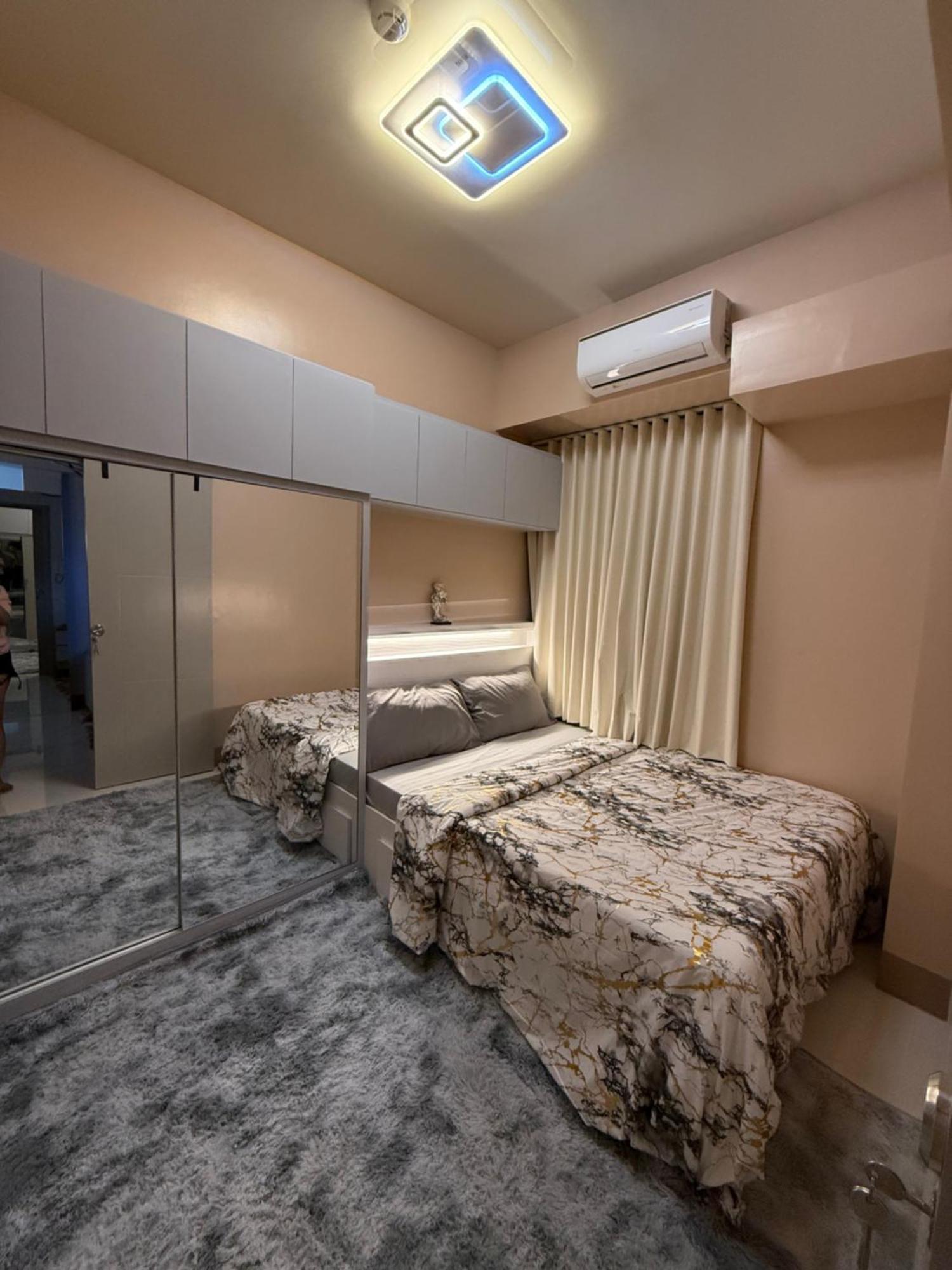 Glamorous Smdc Shore 3, 5 Star Rate Bnb-wifi-netflix *