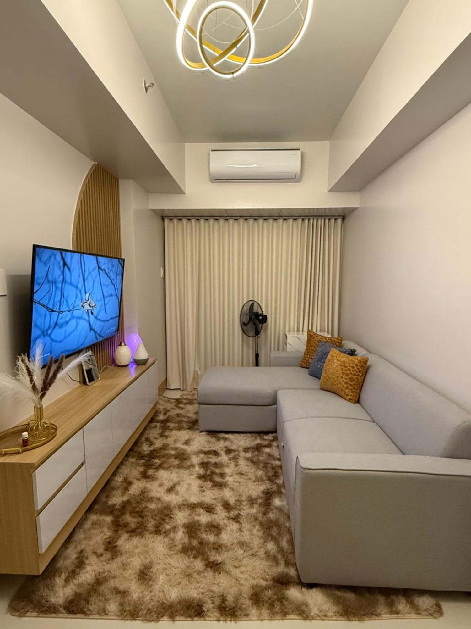 Aparthotel Glamorous Smdc Shore 3, 5 Star Rate Bnb-wifi-netflix Manila