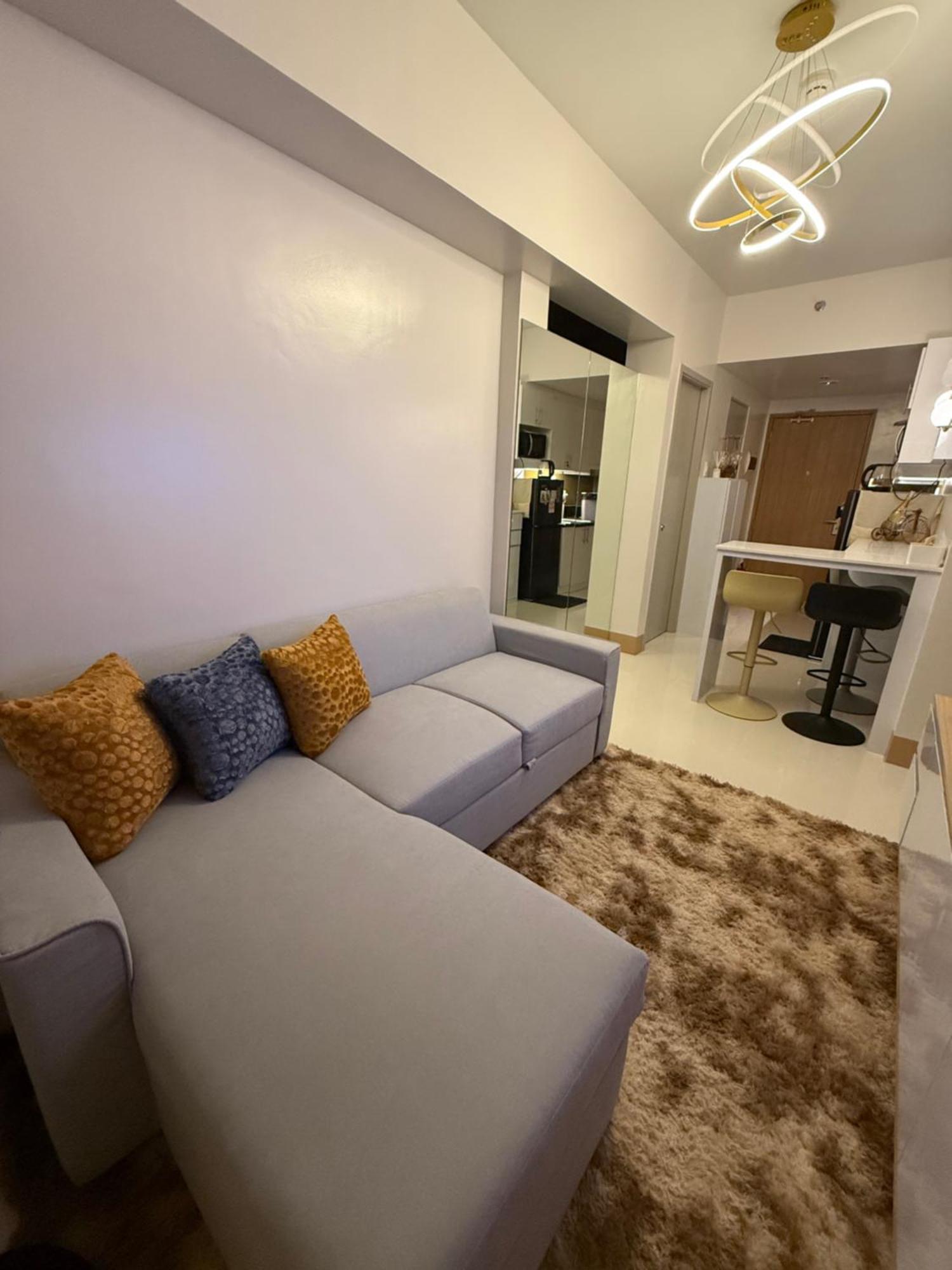 Glamorous Smdc Shore 3, 5 Star Rate Bnb-wifi-netflix