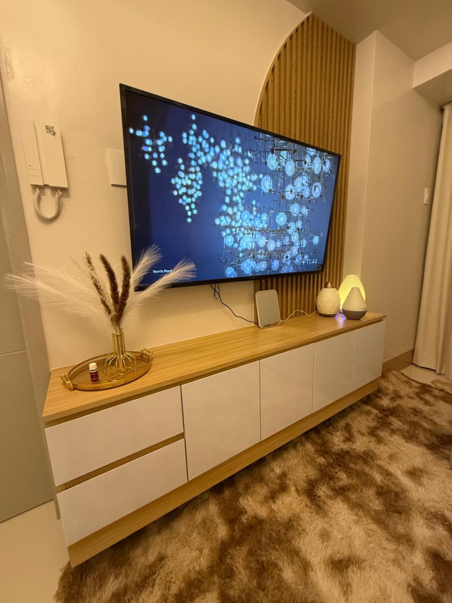 Glamorous Smdc Shore 3, 5 Star Rate Bnb-wifi-netflix Manila