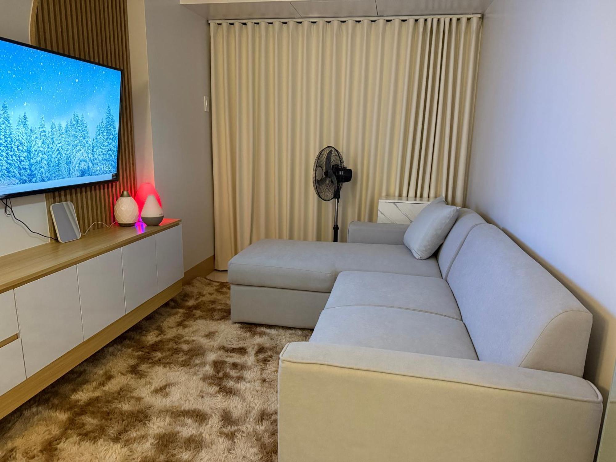 Glamorous Smdc Shore 3, 5 Star Rate Bnb-wifi-netflix